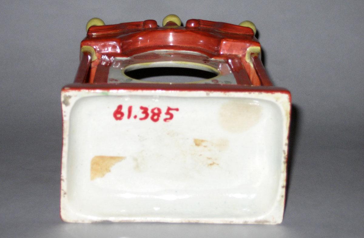 1961.0385 Watch case underside