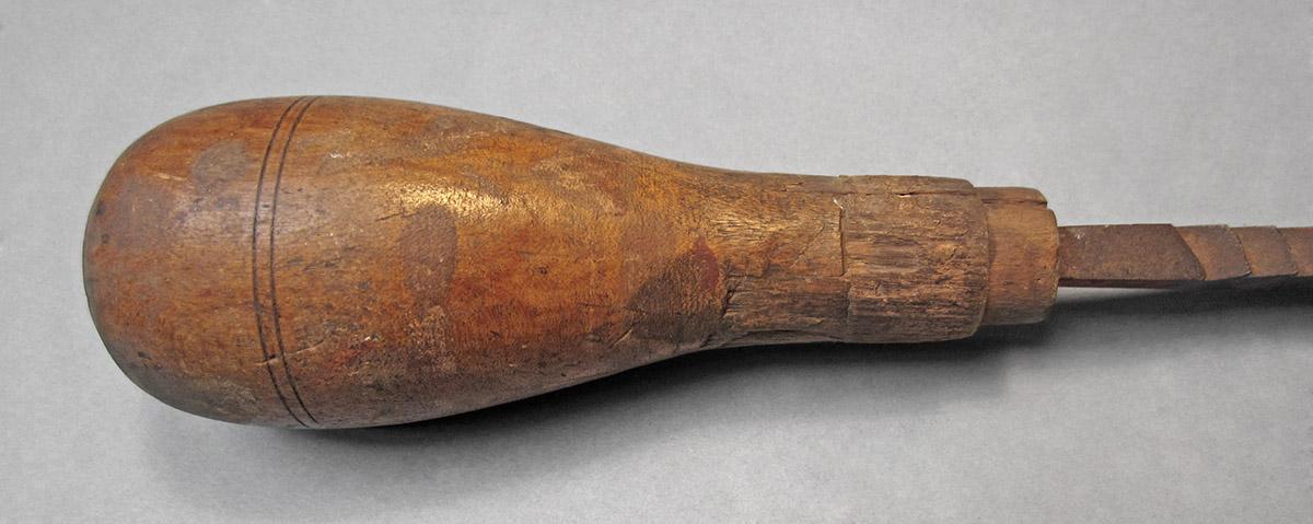 1957.071.010, File, handle