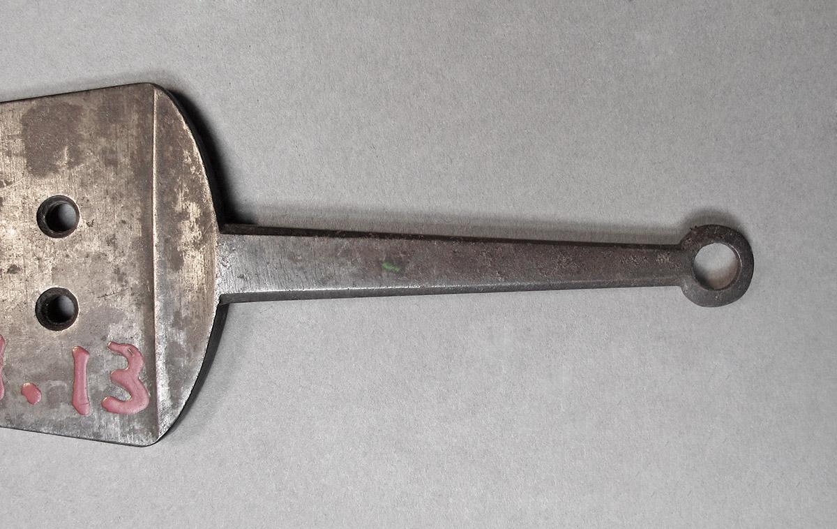 1957.0071.034, Screw plate, handle