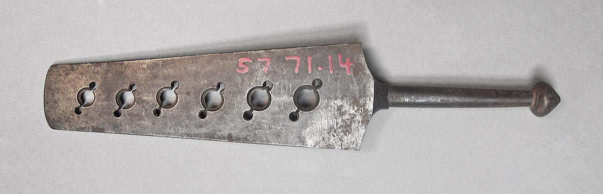 1957.0071.014, Screw plate, side 2