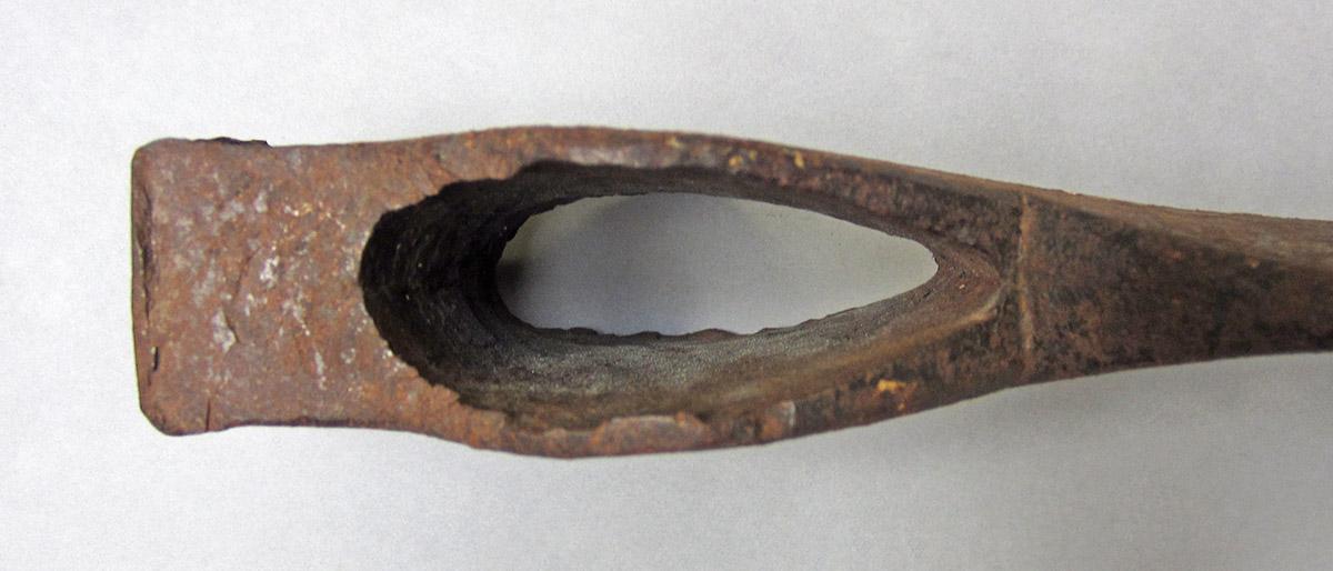 1957.0081.001, Axe, hole