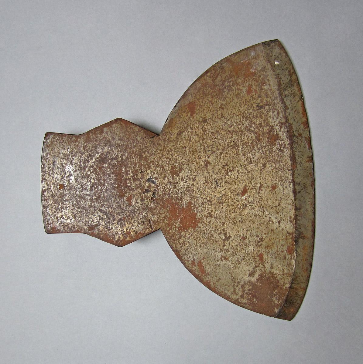 1957.0081.002, Axe, side 1