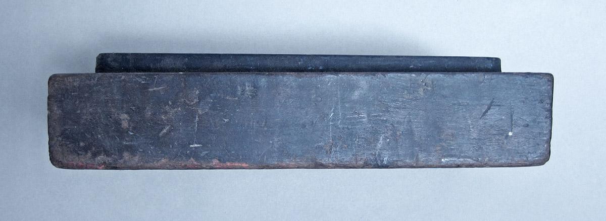 1957.0081.007, Oil stone and box, stone side