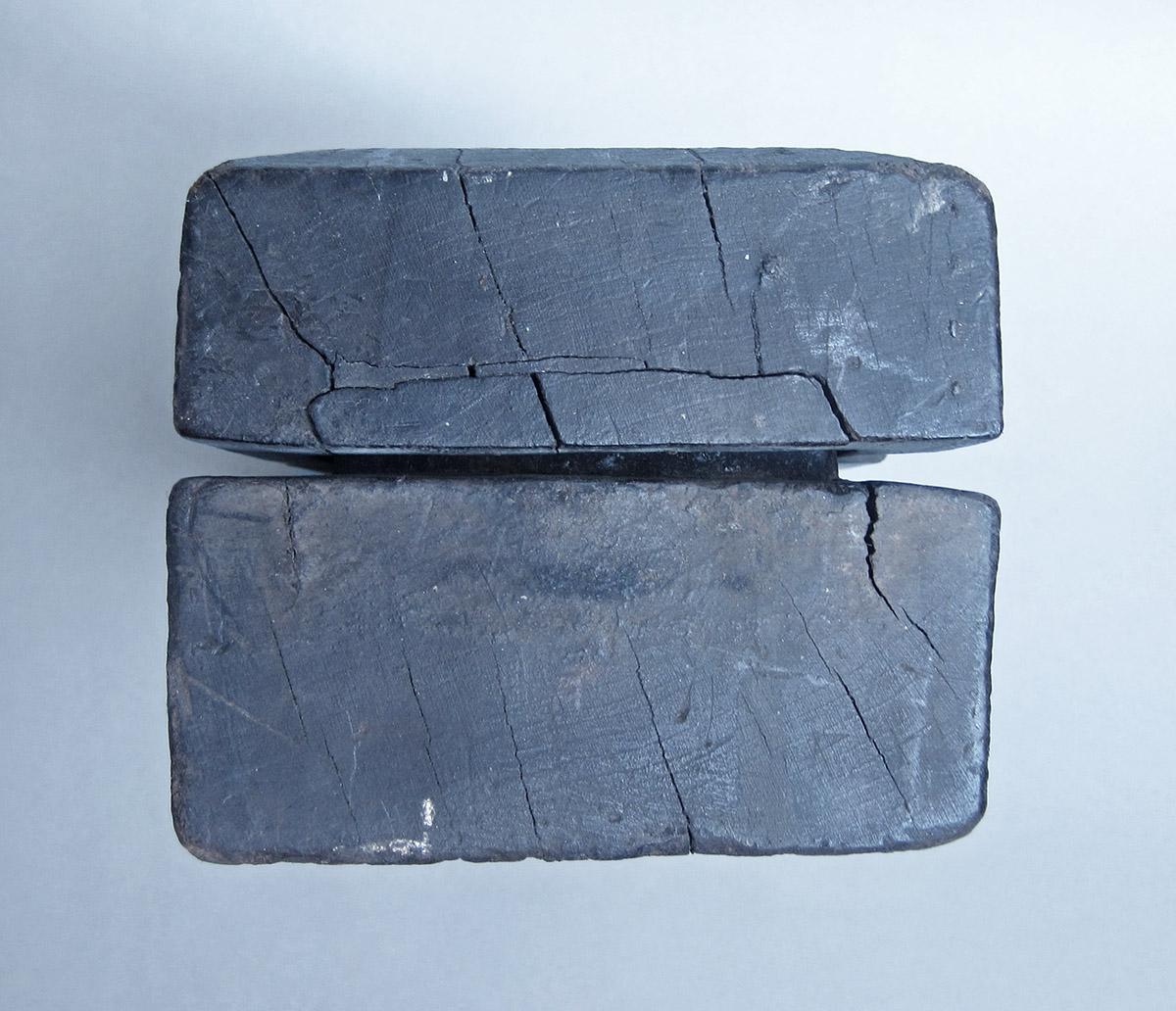 1957.0081.007, Oil stone and box, side 4