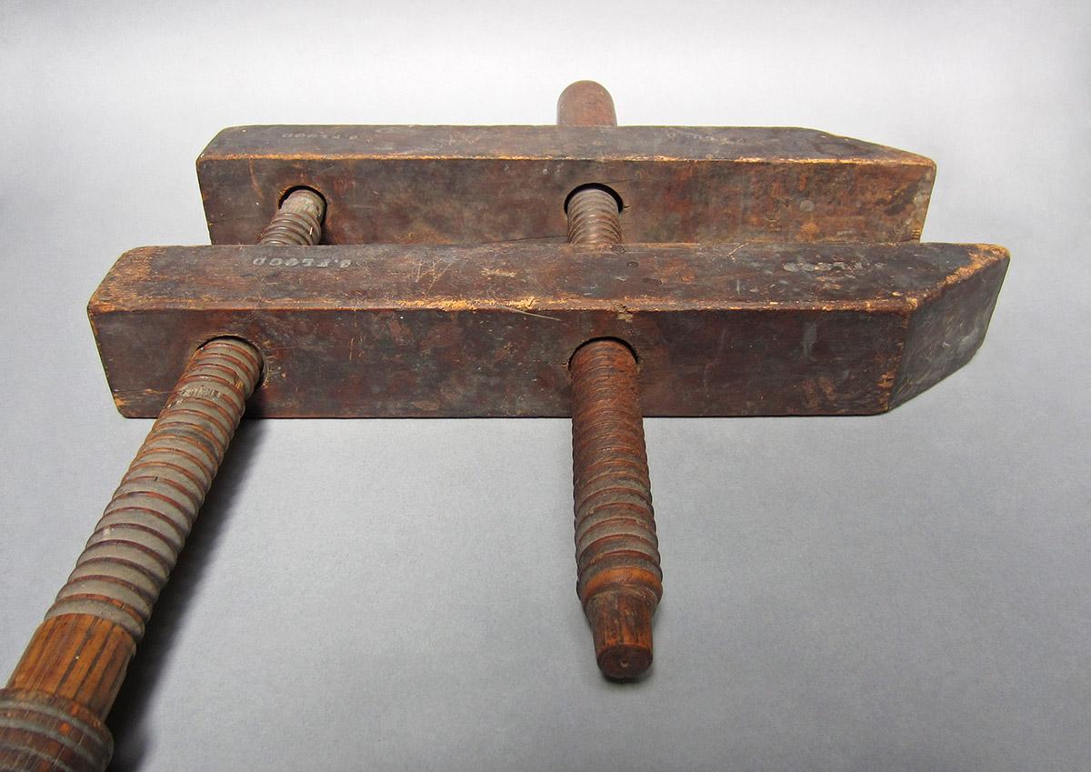 1957.0081.008, Clamp, side 4