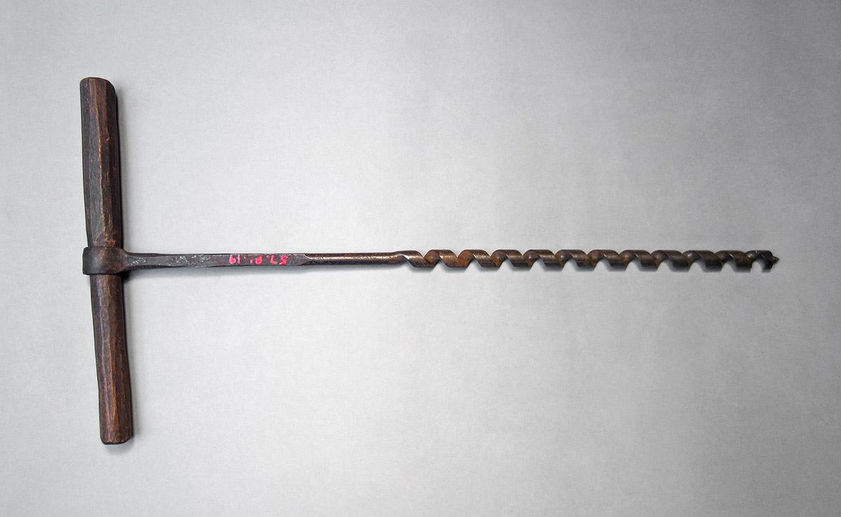 1957.0081.019, Auger, side 1