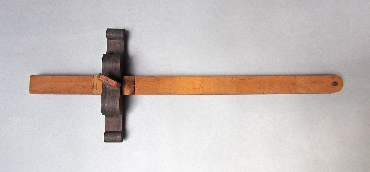 1957.0081.031, Gauge, top