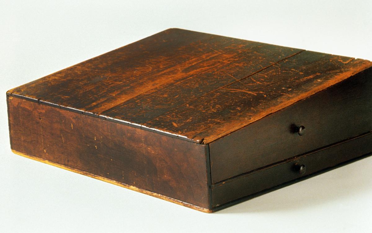 1953.0108.006 Desk