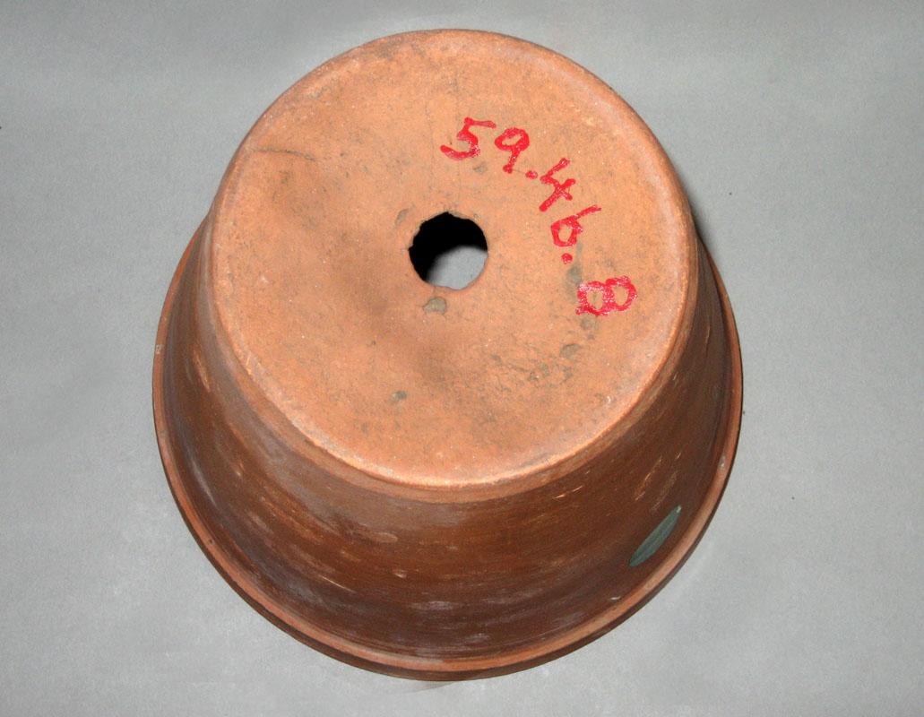 1959.0046.008 Flowerpot underside