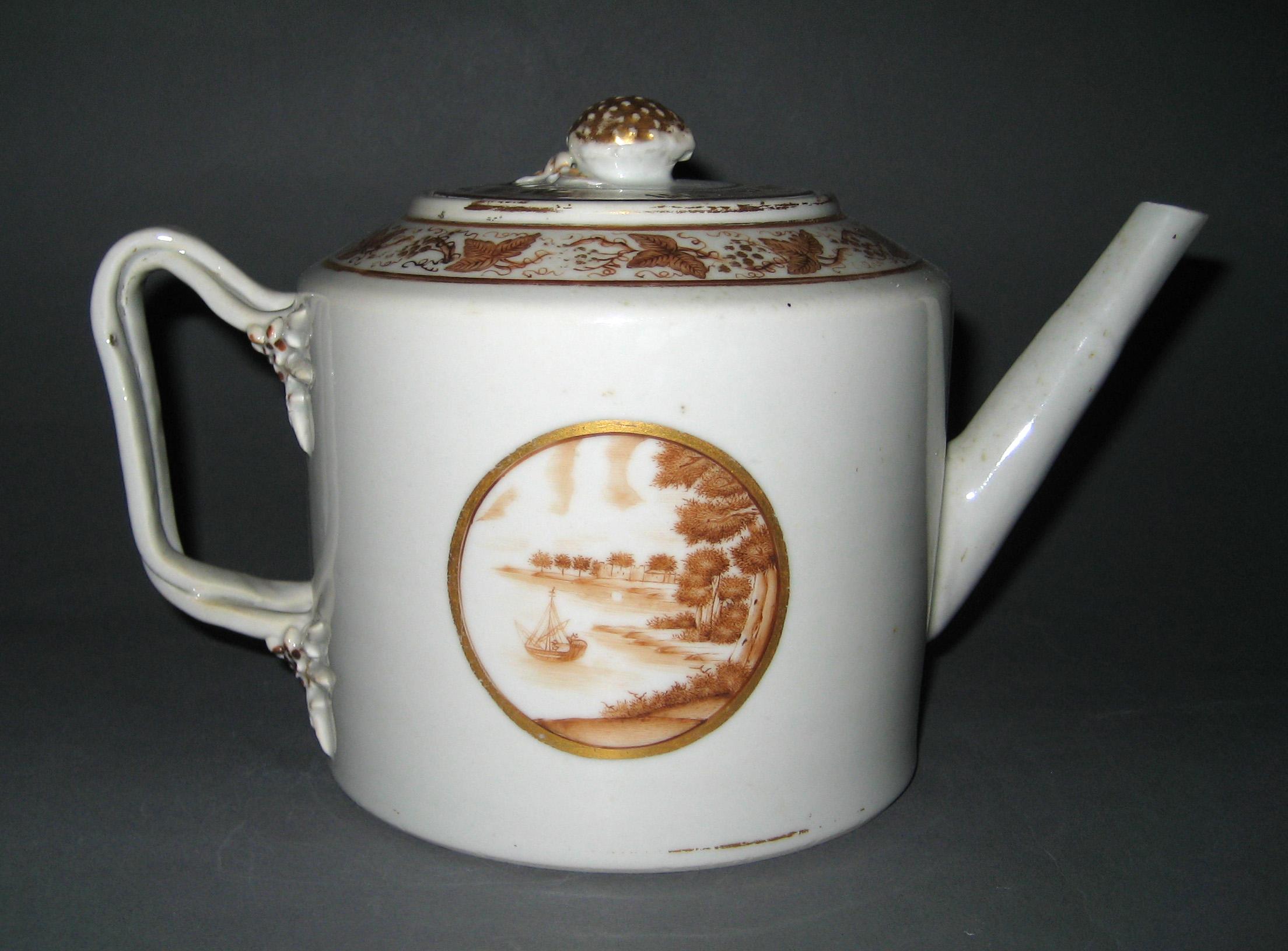 1959.0085.016 A, B Teapot side 2