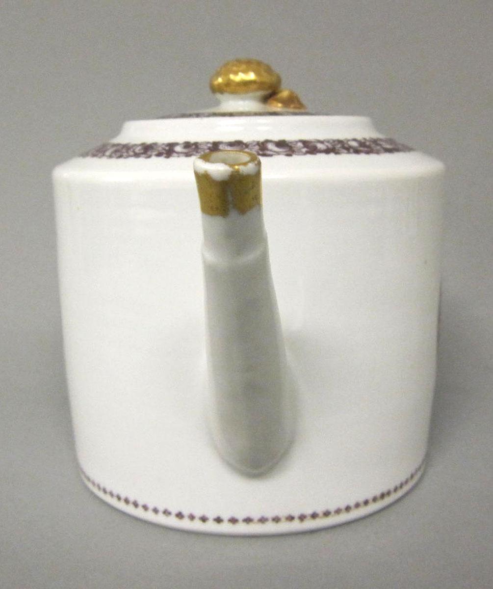 1959.0085.023 A,B Porcelain teapot spout