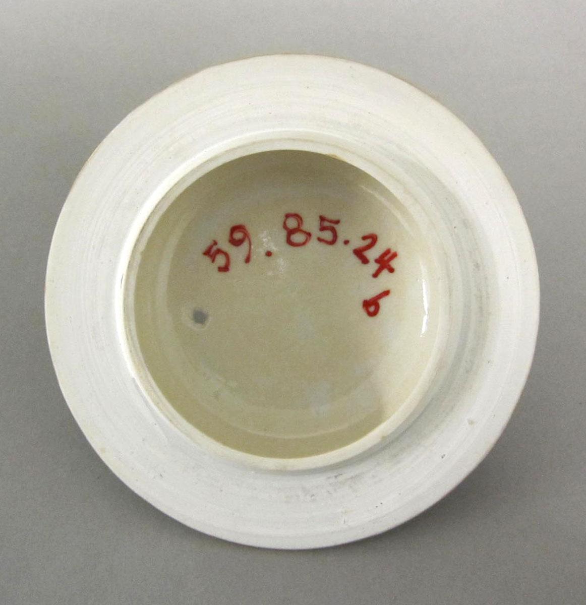 1959.0085.024 B Porcelain coffee pot underside
