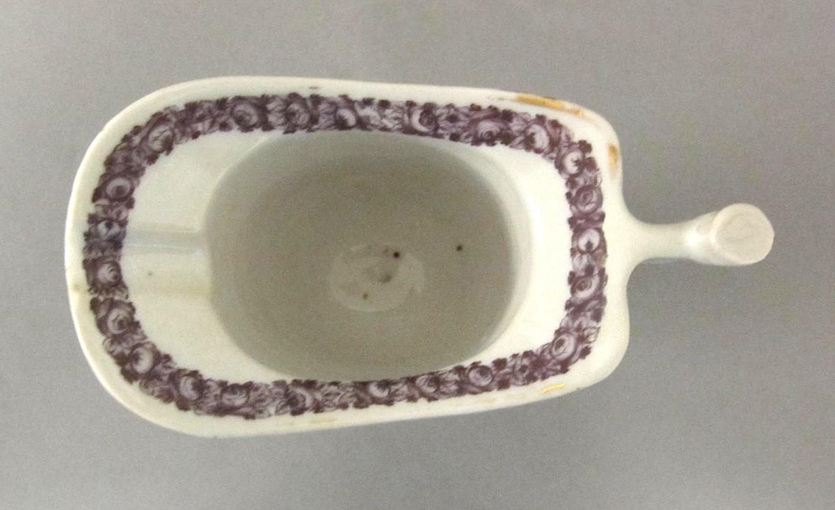 1959.0085.025 Porcelain cream pot top