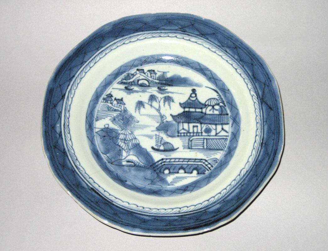 2011.0049.008 Plate or bowl