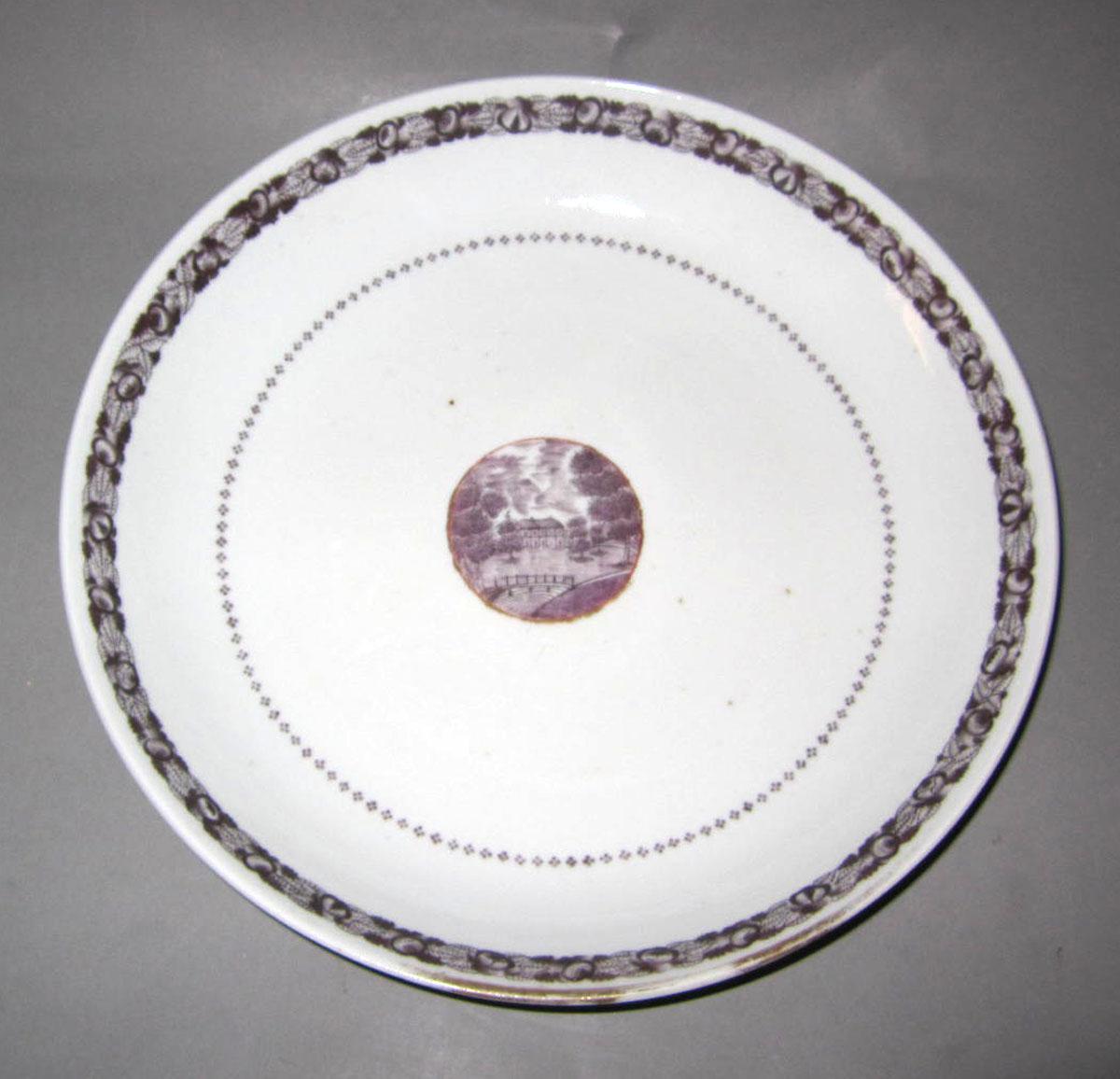 1959.0085.032 Porcelain dish