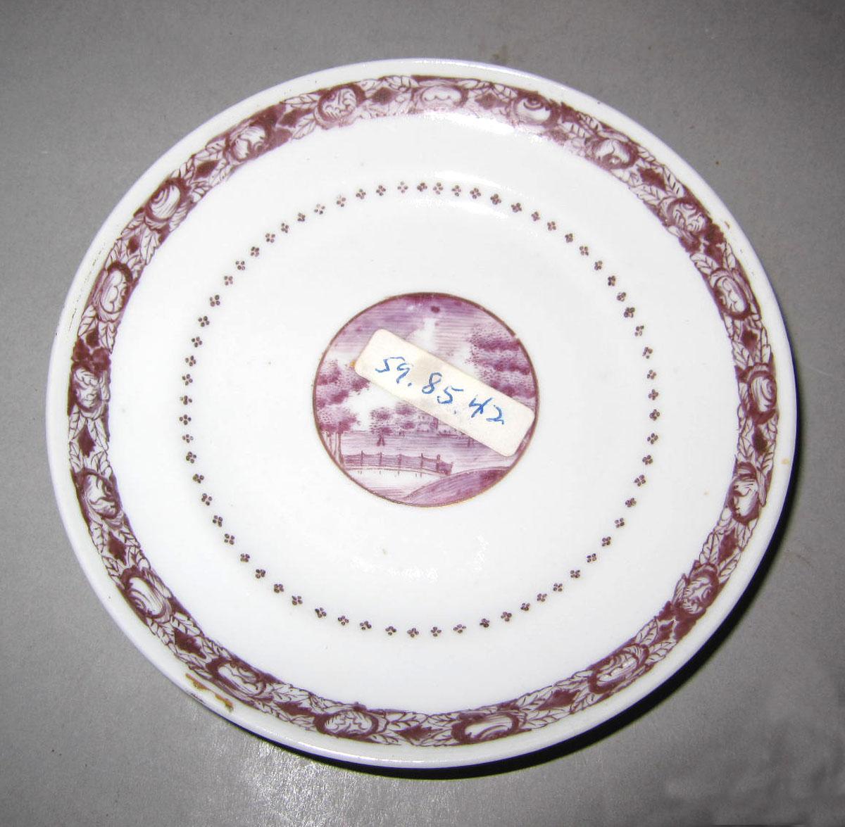 1959.0085.037 Porcelain saucer