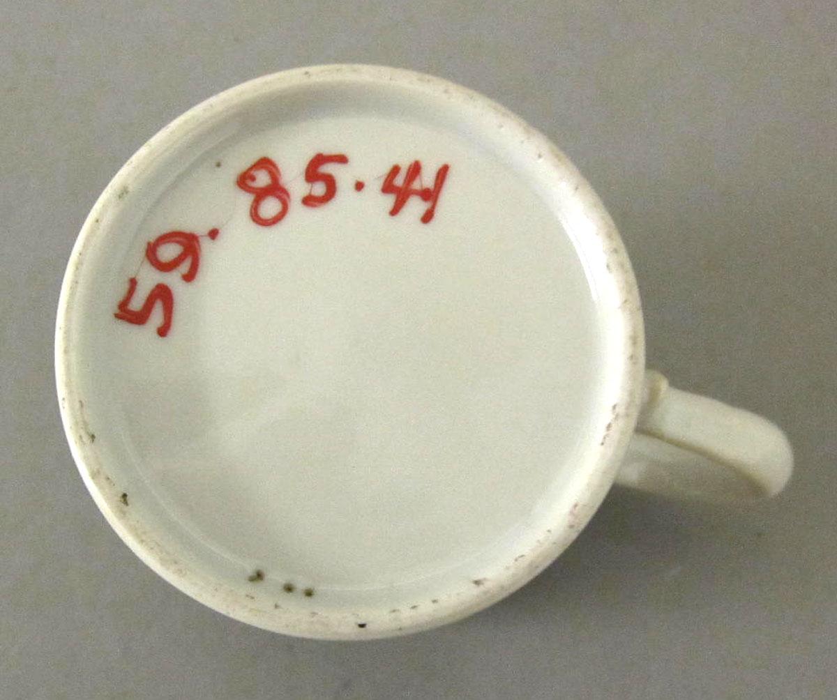 1959.0085.041 Porcelain coffee cup underside