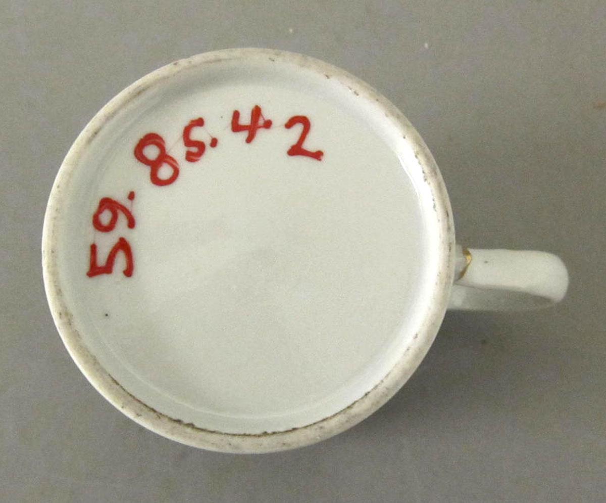 1959.0085.042 Porcelain cofee cup underside