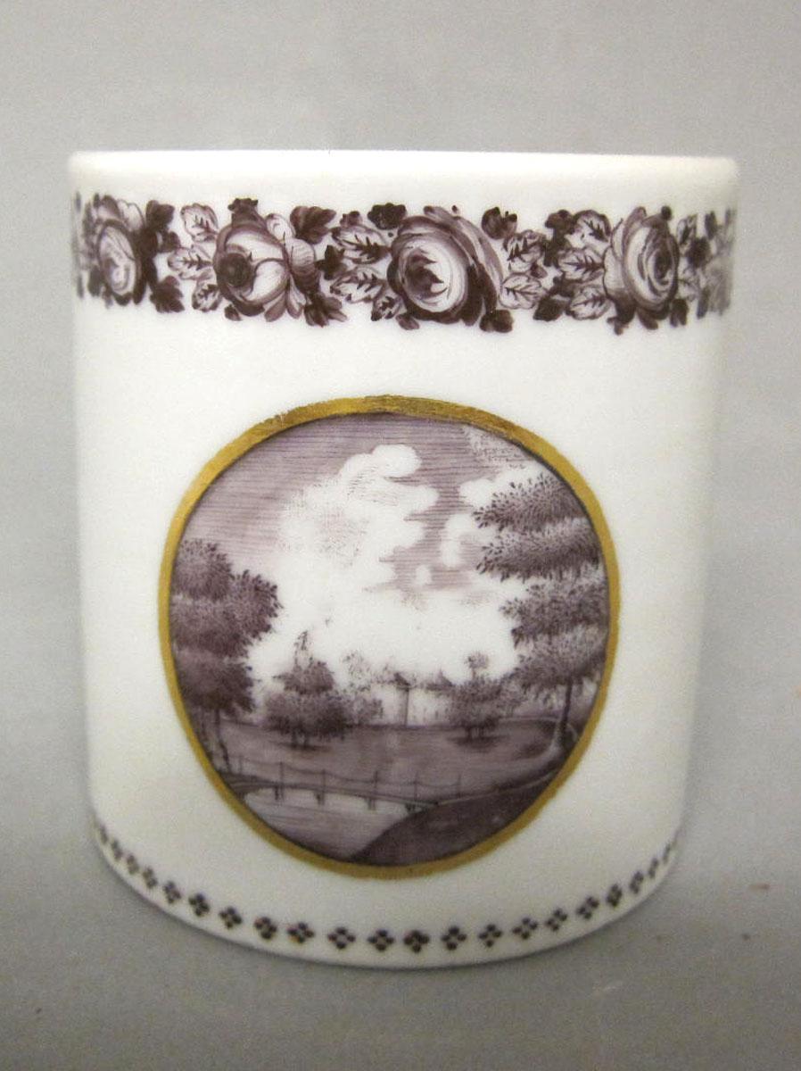 1959.0085.047 Porcelain coffee cup medallion