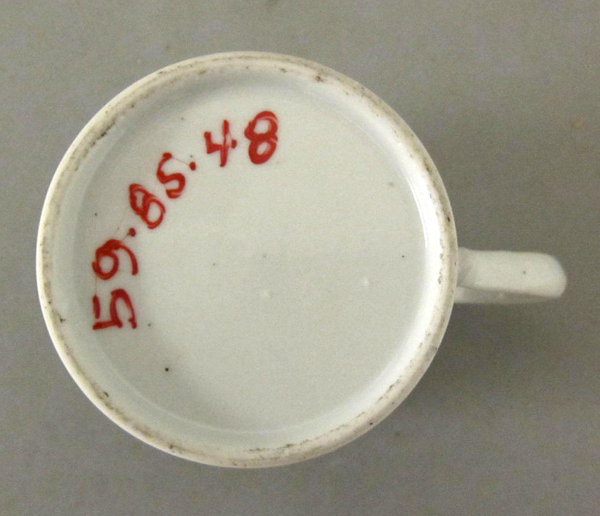 1959.0085.048 Porcelain coffee cup underside