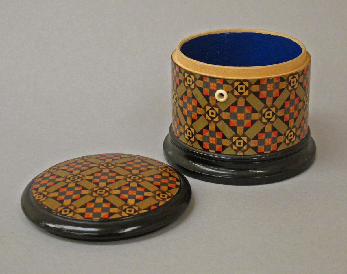2011.0051.001 A, B Tool (for sewing), Needle Case