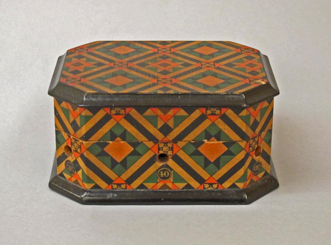 2011.0051.004 front, Tool (for sewing), Sewing box