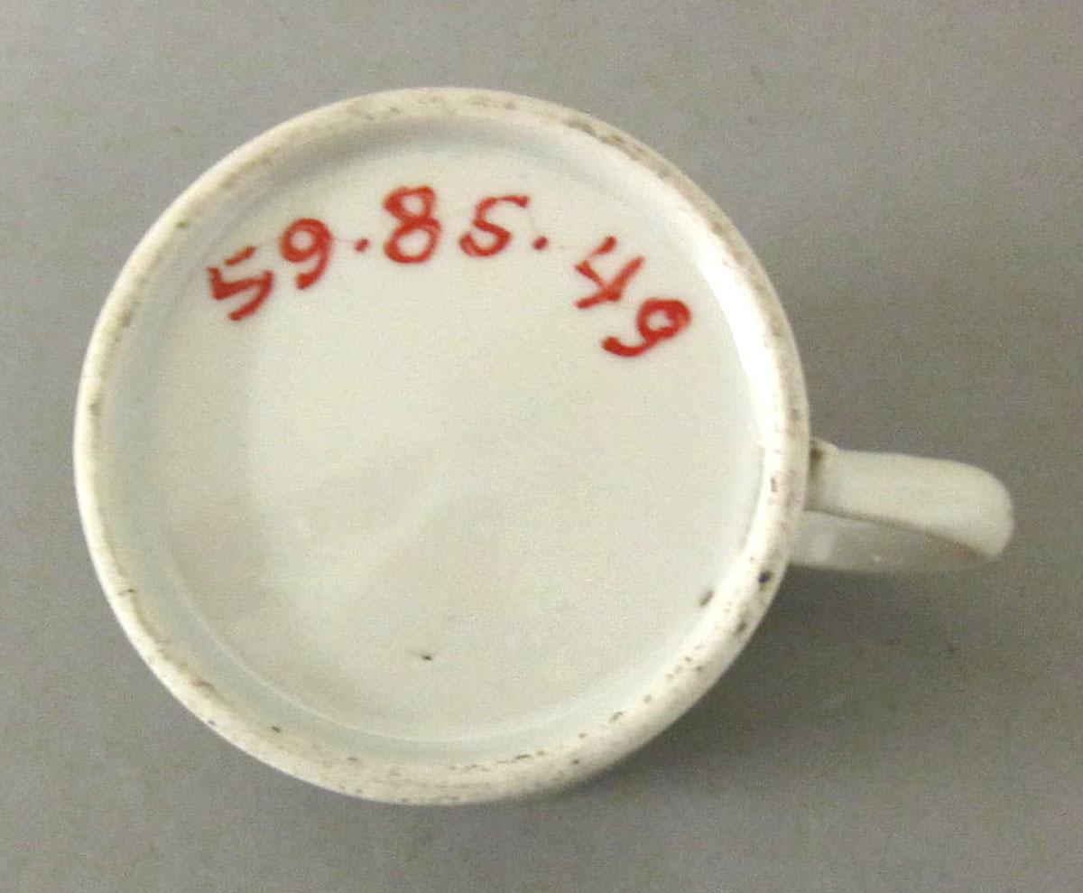1959.0085.049 Porcelain coffee cup underside