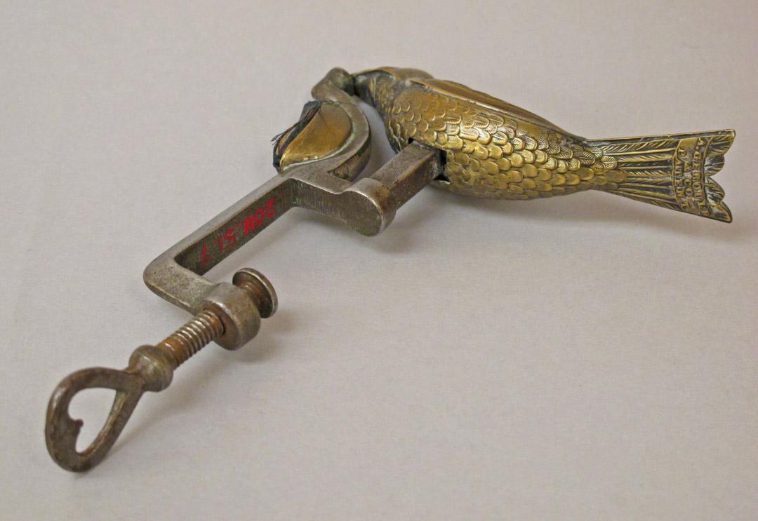 2011.0051.007 underside, Tool (for sewing), Clamp