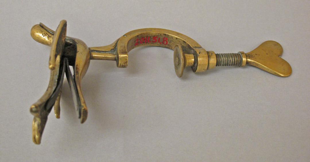 2011.0051.008 rear, Tool (for sewing), Clamp