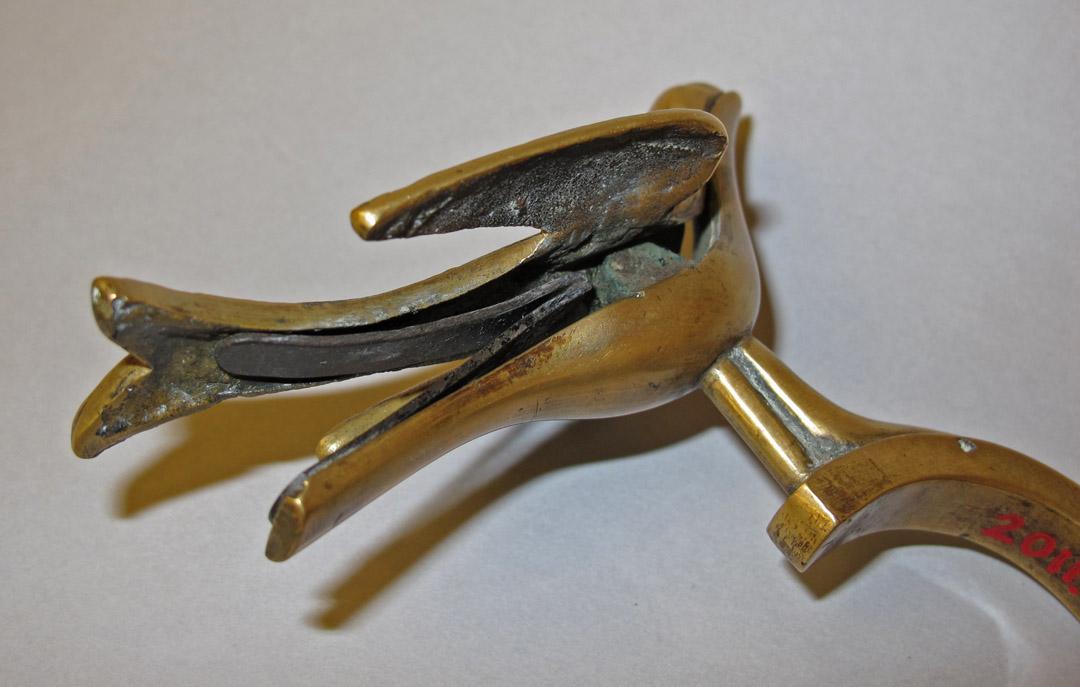 2011.0051.008 underside, Tool (for sewing), Clamp