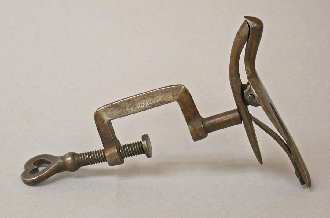 2011.0051.009 side, Tool (for sewing), Clamp