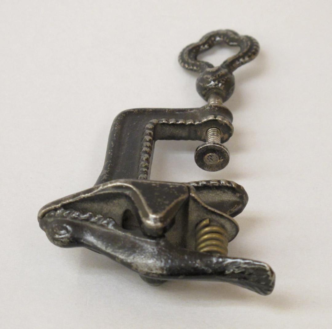 2011.0051.014 above, Tool (for sewing), Clamp