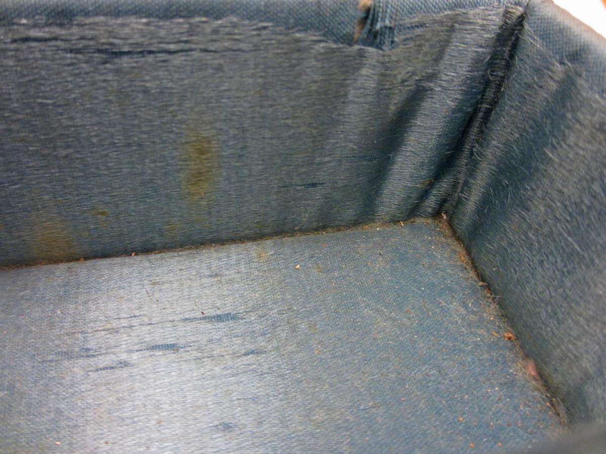 2011.0051.023 Tool (for sewing), Basket, interior detail 4