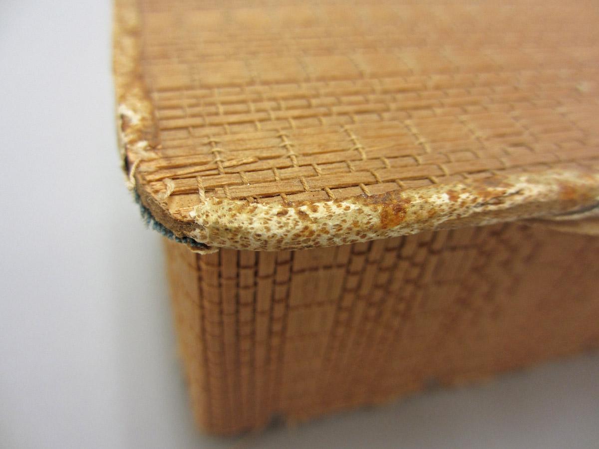 2011.0051.023 Tool (for sewing), Basket, exterior detail 1
