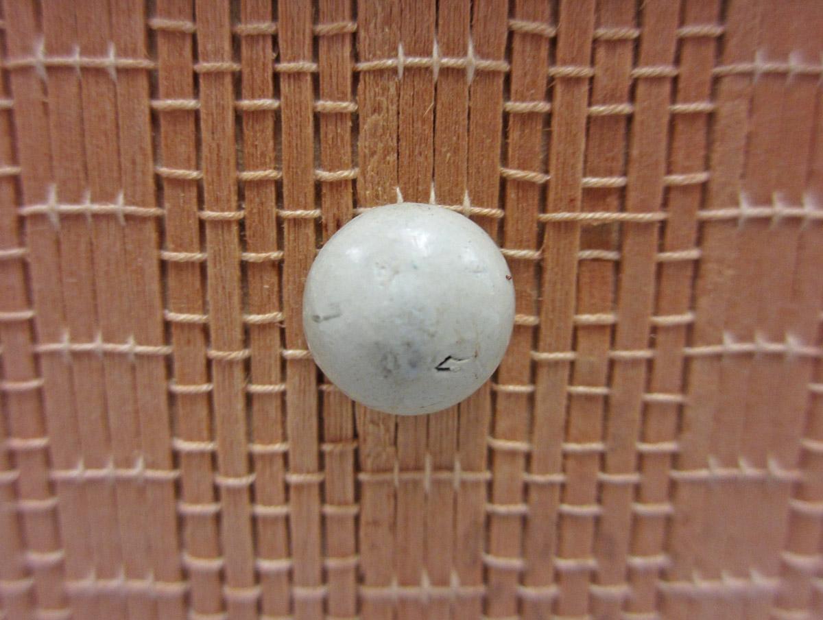 2011.0051.023 Tool (for sewing), Basket, exterior detail 2