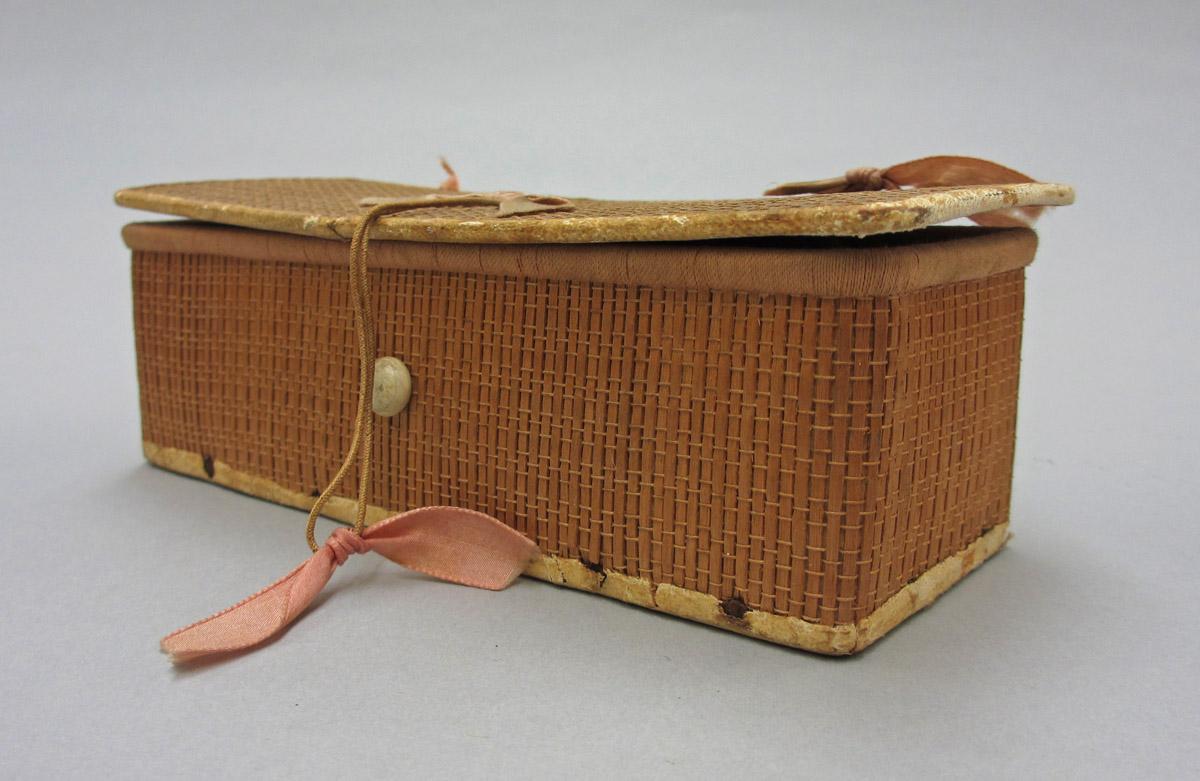 2011.0051.024 Tool (for sewing), Basket