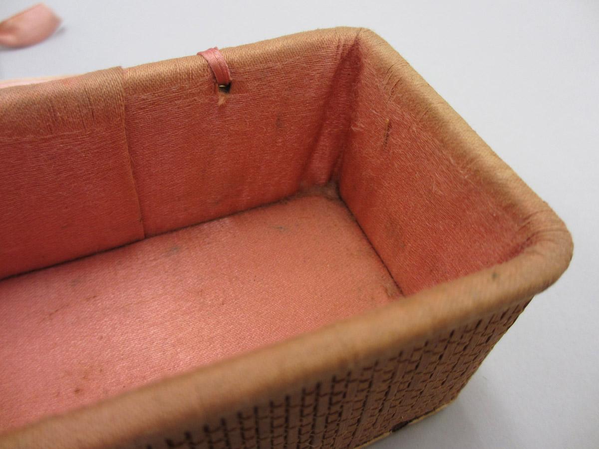 2011.0051.024 Tool (for sewing), Basket, interior detail 1