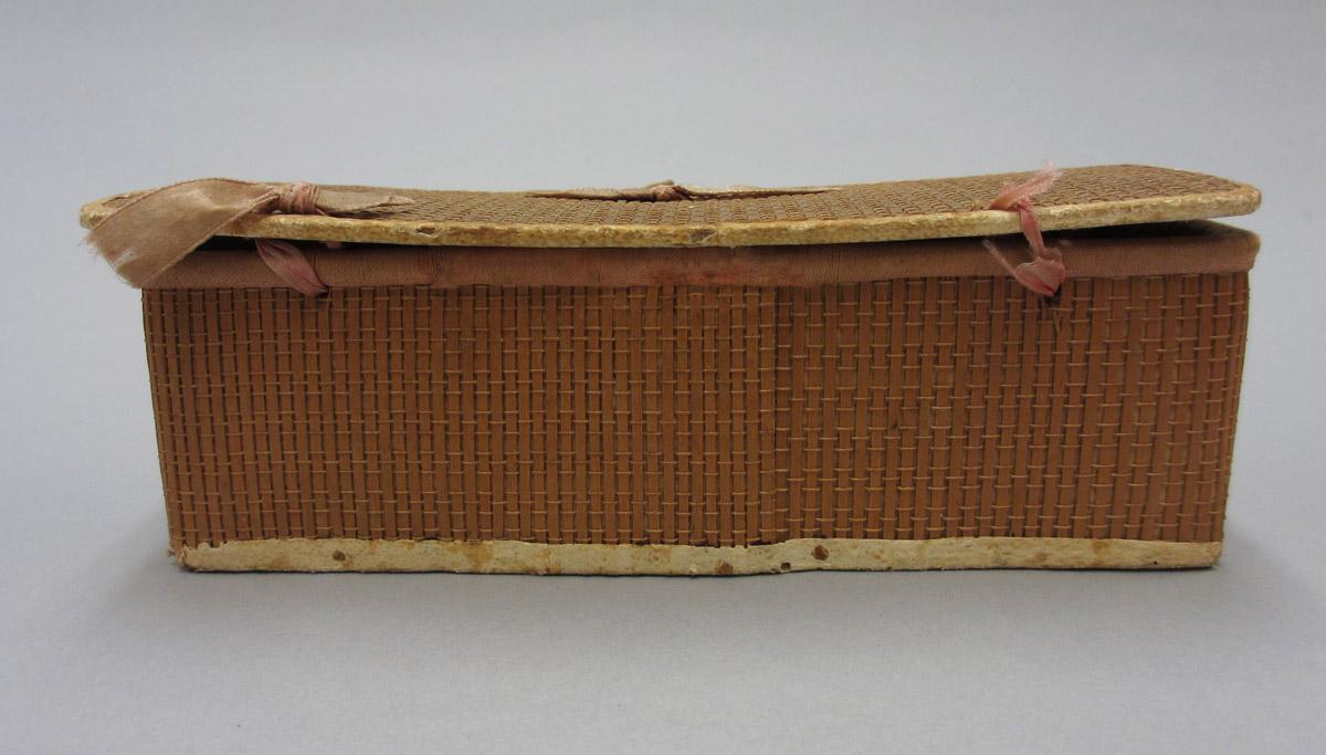 2011.0051.024 Tool (for sewing ), Basket, back 1