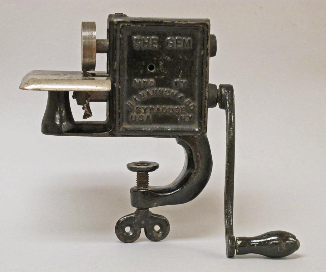 2011.0051.025 front, Tool (for sewing),Pinking machine