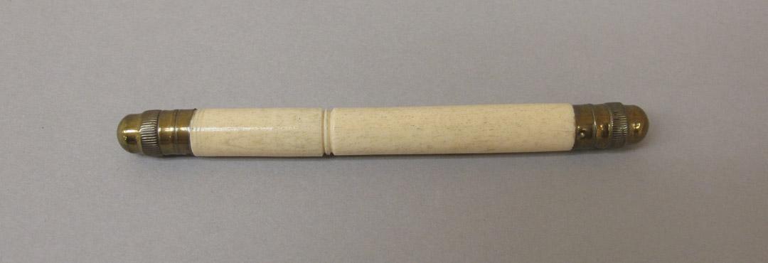 2011.0051.034 A, B overall, Tool (for sewing), Needle case