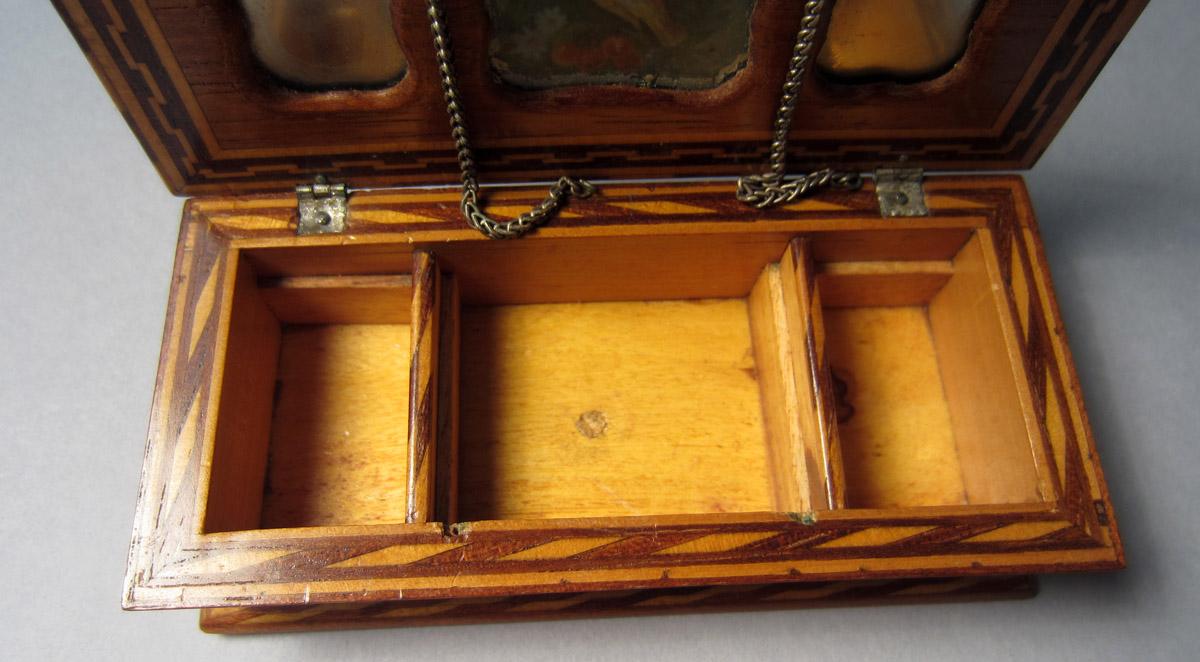 2012.0024.013 A-S Sewing box, Empty
