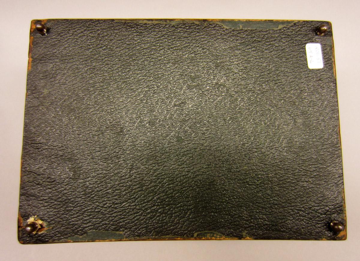 2011.0051.064 Fitted needlework box, Underside