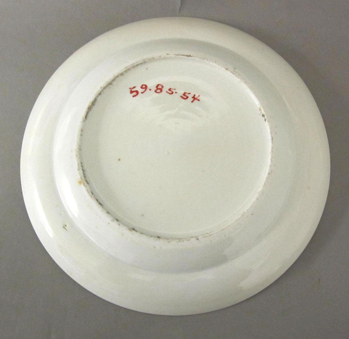 1959.0085.054 Porcelain plate underside