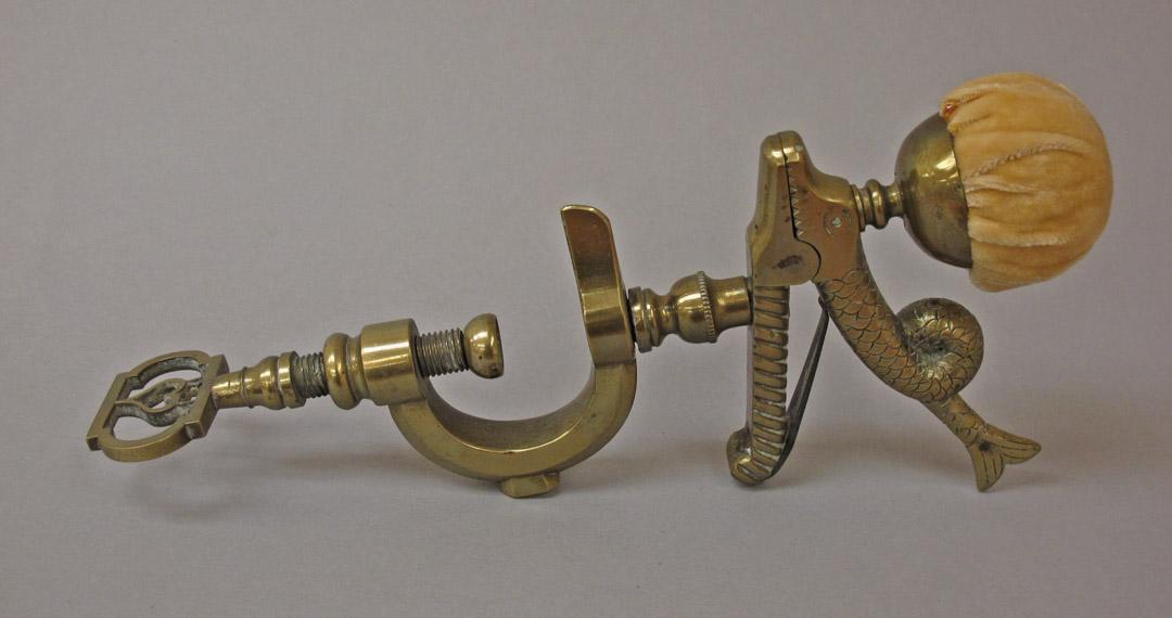 2011.0051.069 Tool (for sewing), Clamp