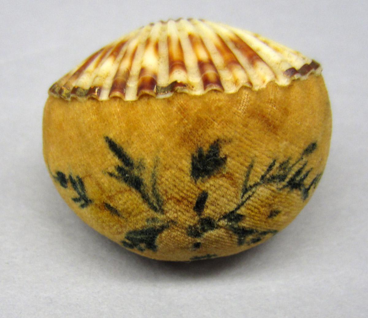 2011.0051.072 Pincushion, Detail