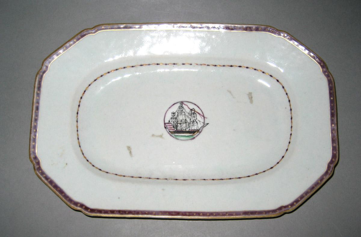 1959.0085.056 Porcelain Dish