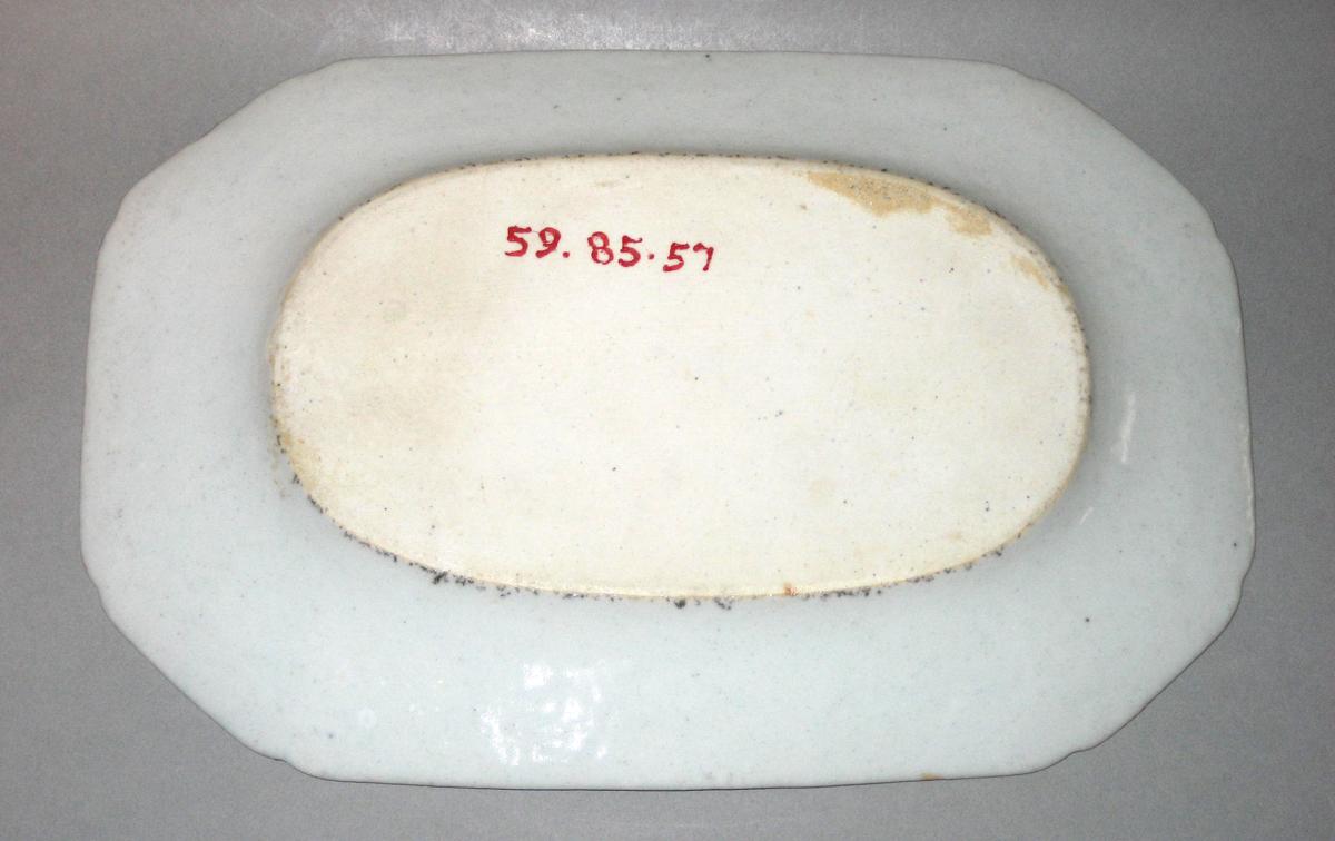 1959.0085.057 Platter underside
