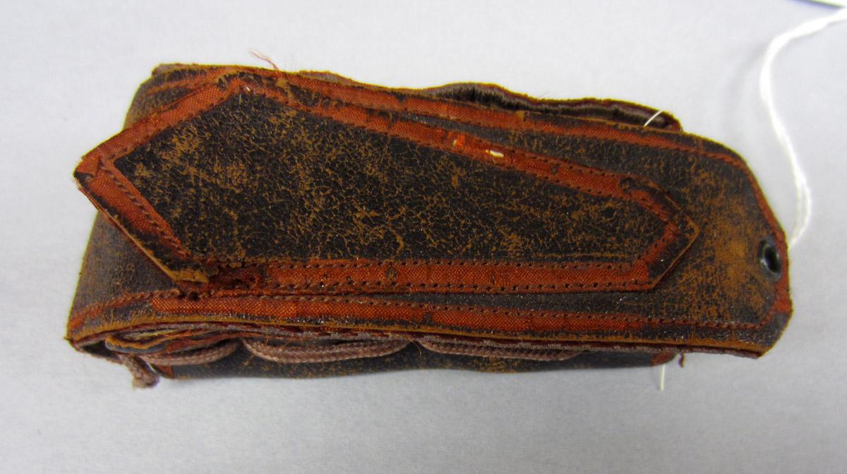 2011.0051.101 A-D Sewing case, View 1