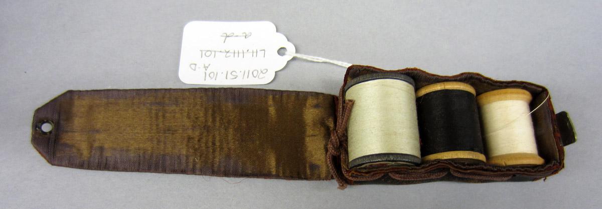2011.0051.101 A-D Sewing case, Open