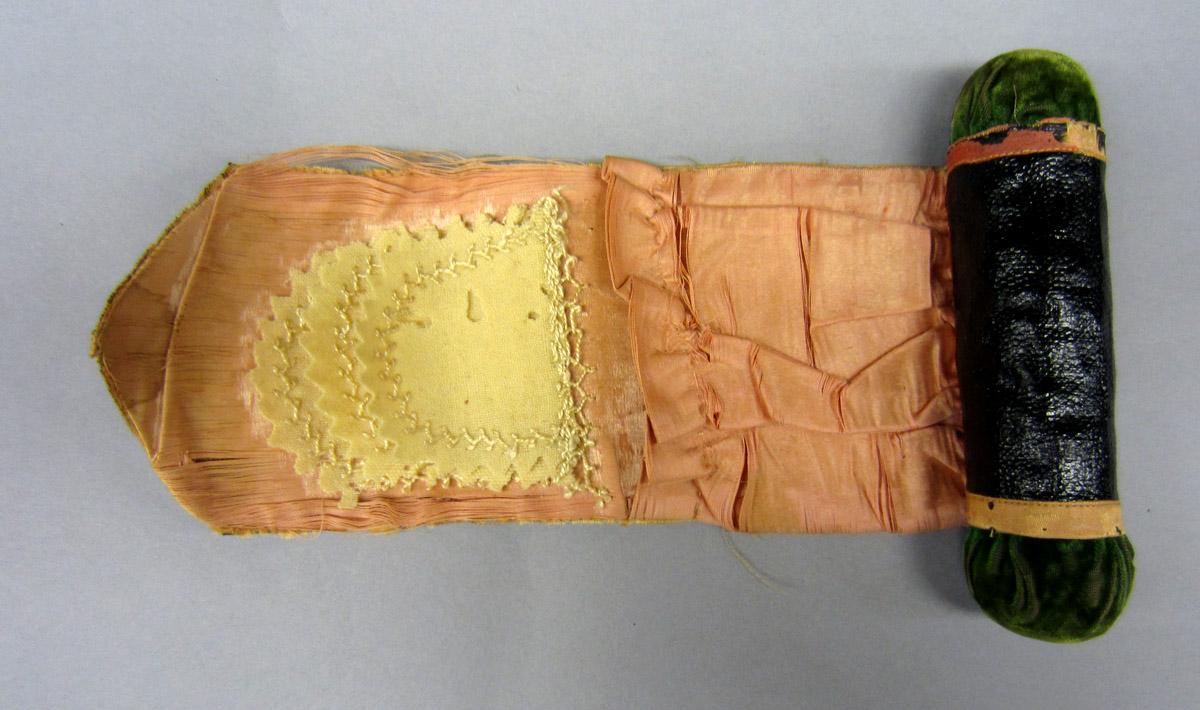 2011.0051.102 Sewing roll, Lining